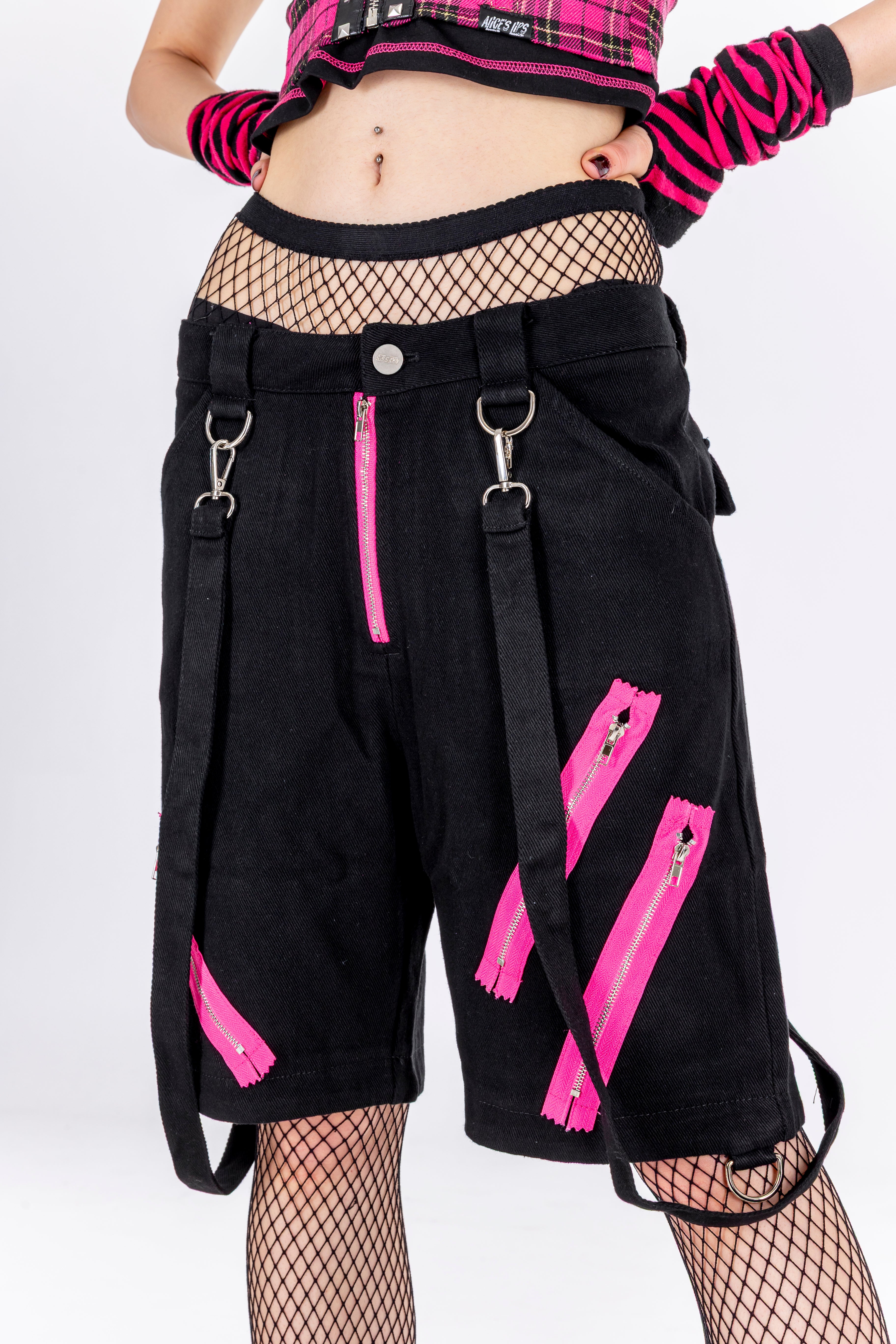 Girlfriend Black Denim Jorts