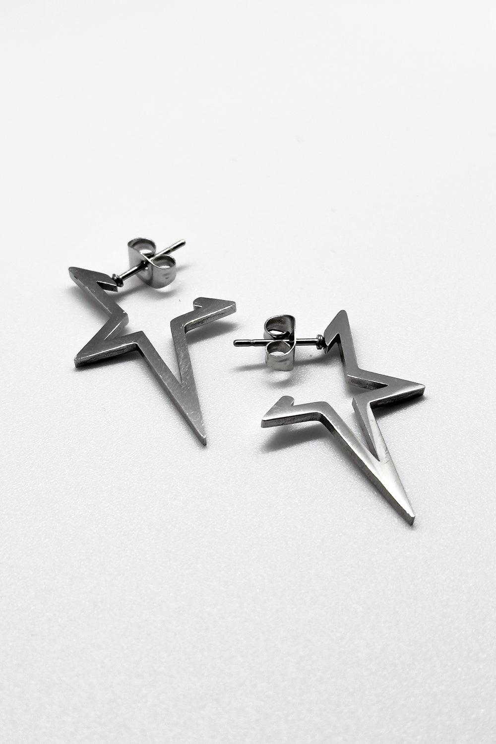 Spike stars earrings