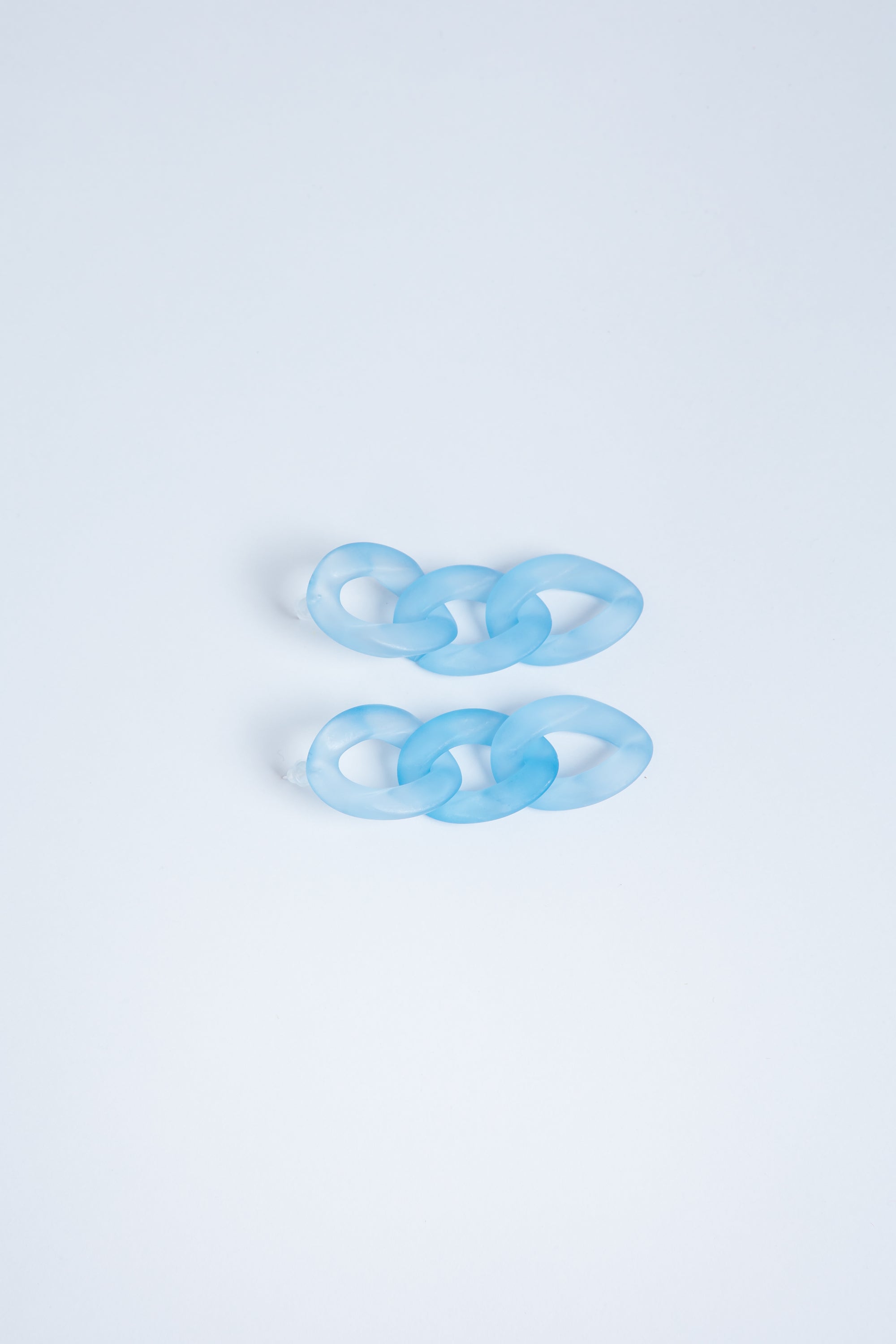 SOFT BLUE MATT CHAIN EARRINGS